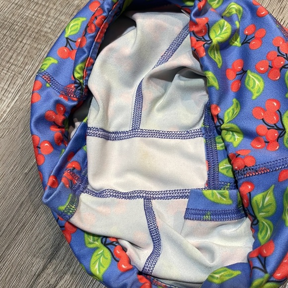 Purple cherry FLEOS - Picture 3 of 3